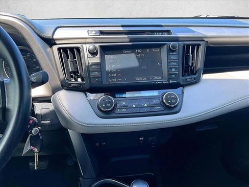 Used 2017 Toyota RAV4 XLE FWD image 8