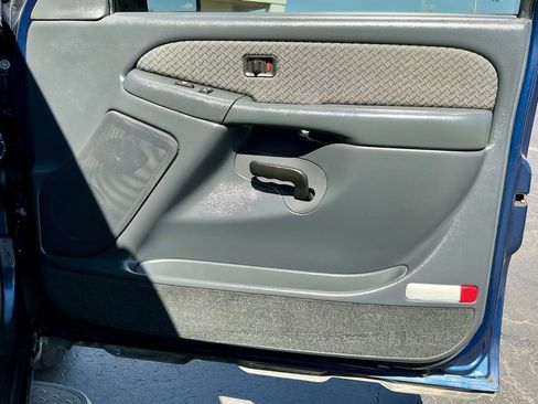 Used 2002 Chevrolet Avalanche 4x4 w/ Off-Road Suspension Pkg image 22