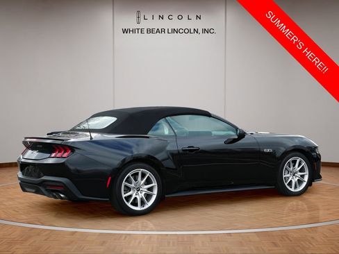 Used 2025 Ford Mustang GT Premium image 5