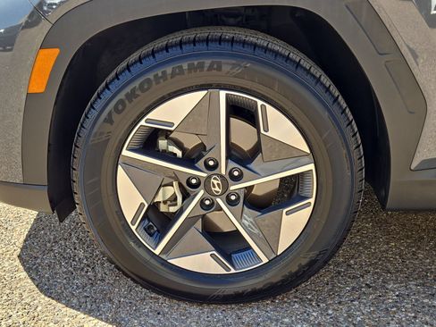 Used 2025 Hyundai Tucson SEL FWD image 11
