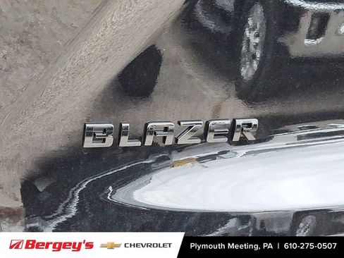 New 2025 Chevrolet Blazer LT w/ Midnight/Sport Edition image 17