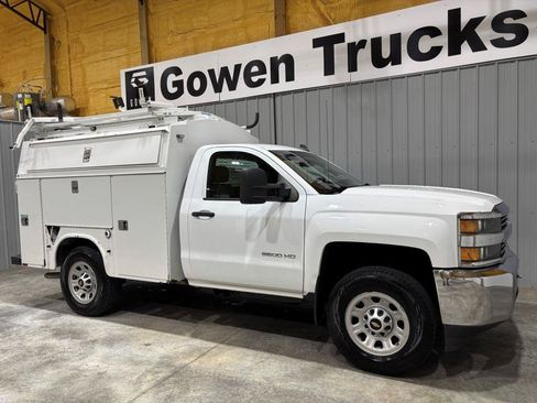 Used 2017 Chevrolet Silverado 3500 W/T RWD image 3