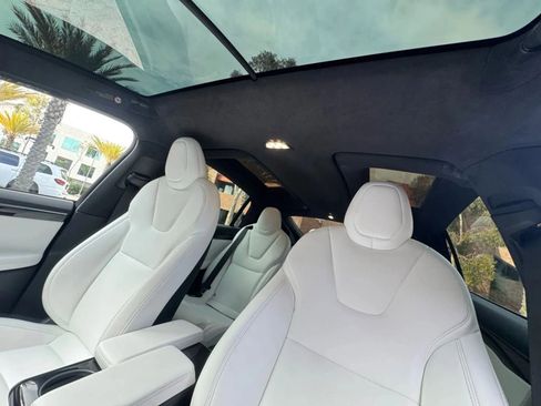 Used 2021 Tesla Model X Long Range image 15