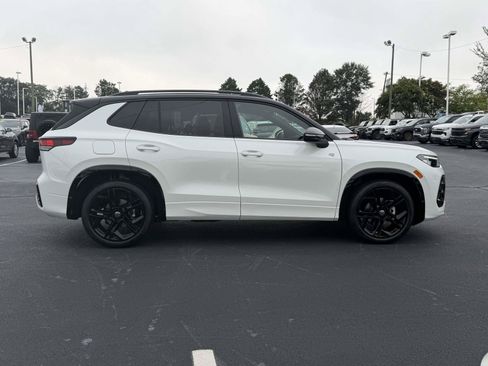 Certified 2026 Volkswagen Tiguan SE R-Line FWD image 8