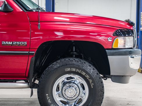 Used 1997 Dodge Ram 2500 Truck 4x4 Club Cab image 11