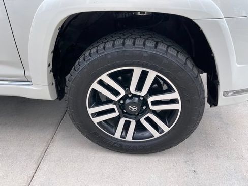 Used 2022 Toyota 4Runner Limited AWD/4WD image 24