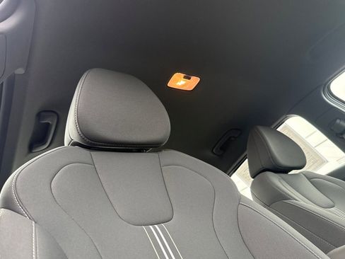 Certified 2023 Hyundai Elantra SEL w/ Convenience Package image 19