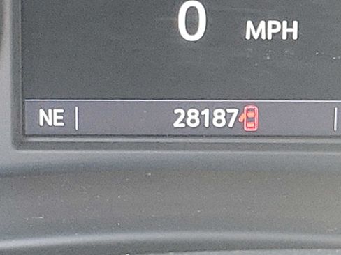 Used 2023 Buick Enclave Essence FWD image 18
