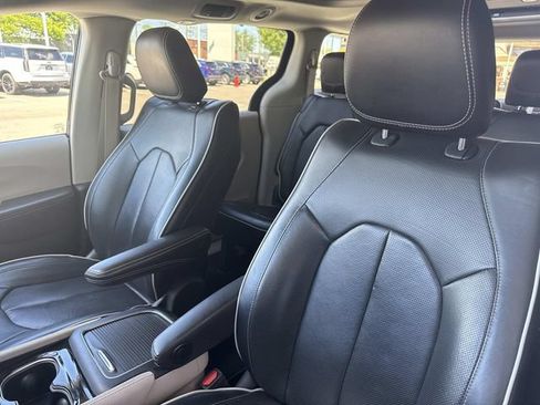Used 2021 Chrysler Pacifica Limited AWD/4WD image 50