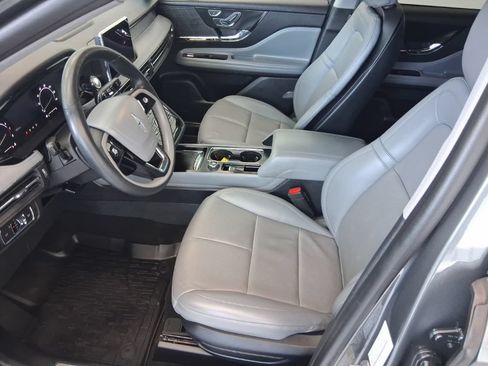 Used 2022 Lincoln Corsair AWD w/ Premium Package image 9