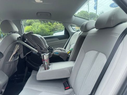 Used 2019 Hyundai Sonata SE FWD image 12