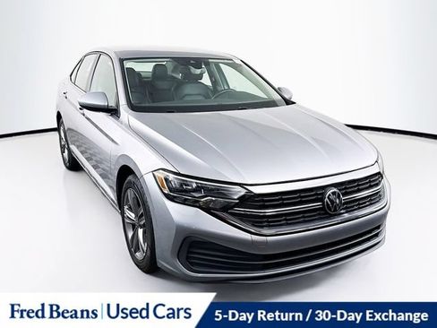 Used 2024 Volkswagen Jetta SE FWD image 1
