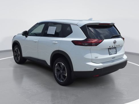 Used 2025 Nissan Rogue SV FWD image 5