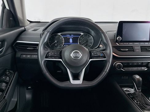 Used 2022 Nissan Altima 2.5 SV w/ SV Premium Package image 17