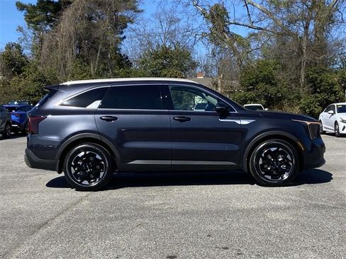 New 2026 Kia Sorento S image 2