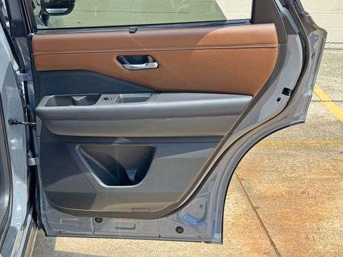Used 2022 Nissan Pathfinder Platinum w/ Cargo Package FWD image 46