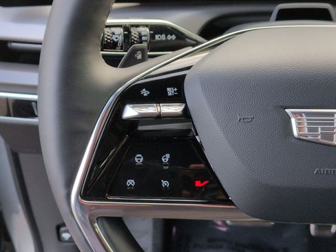 Used 2026 Cadillac Vistiq Sport image 19