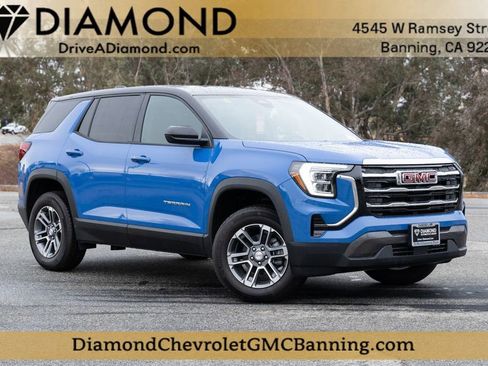 Used 2025 GMC Terrain Elevation AWD/4WD image 1
