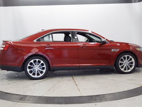 Used 2018 Ford Taurus Limited AWD/4WD image 10