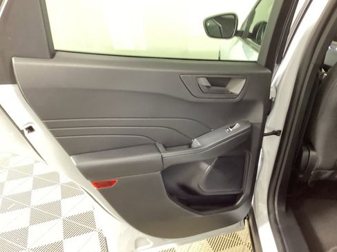 Used 2025 Ford Escape Active AWD/4WD image 13