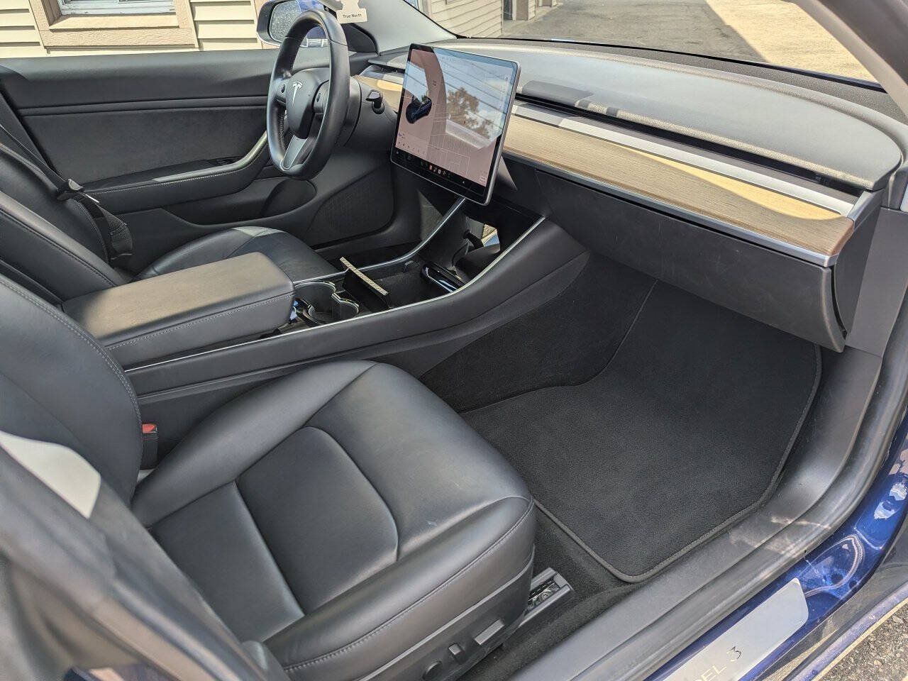 Used 2018 Tesla Model 3 Long Range RWD image 10