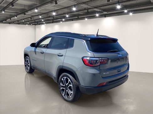 Used 2022 Jeep Compass Limited AWD/4WD image 5