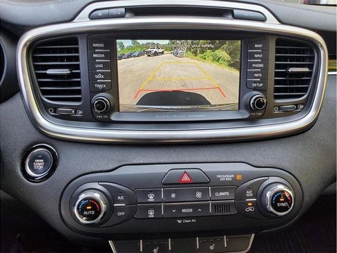 Used 2018 Kia Sorento SX FWD image 37