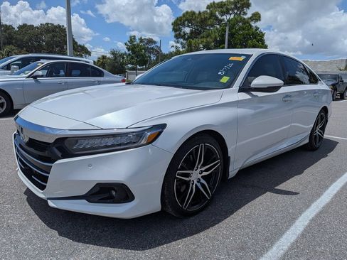 Used 2022 Honda Accord Touring image 2