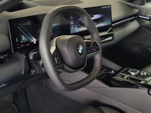 Certified 2025 BMW 530i image 30
