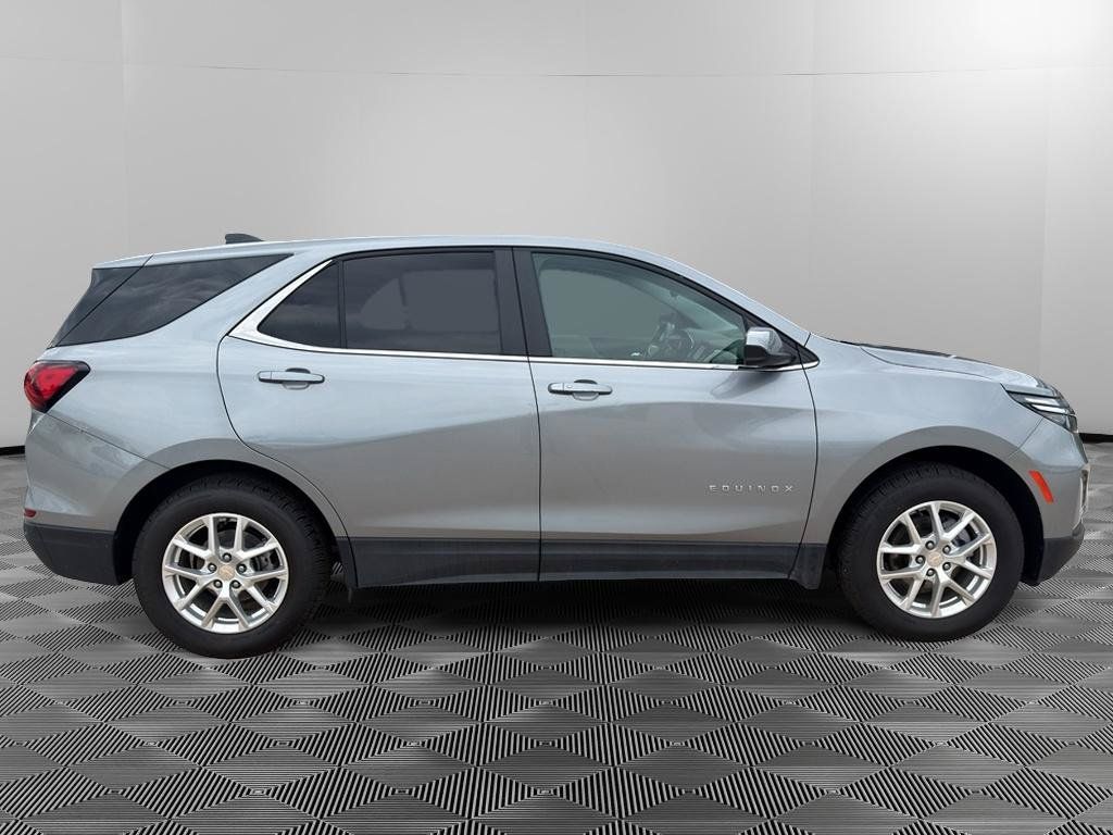 Used 2024 Chevrolet Equinox LT AWD/4WD image 2