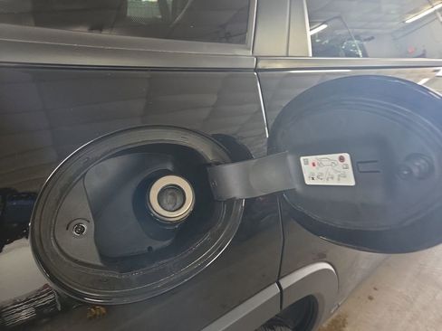 Used 2020 Jeep Cherokee Latitude image 23