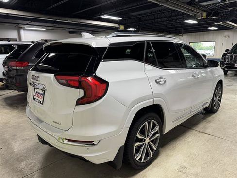 Used 2018 GMC Terrain Denali w/ Advanced Safety Package AWD/4WD image 4