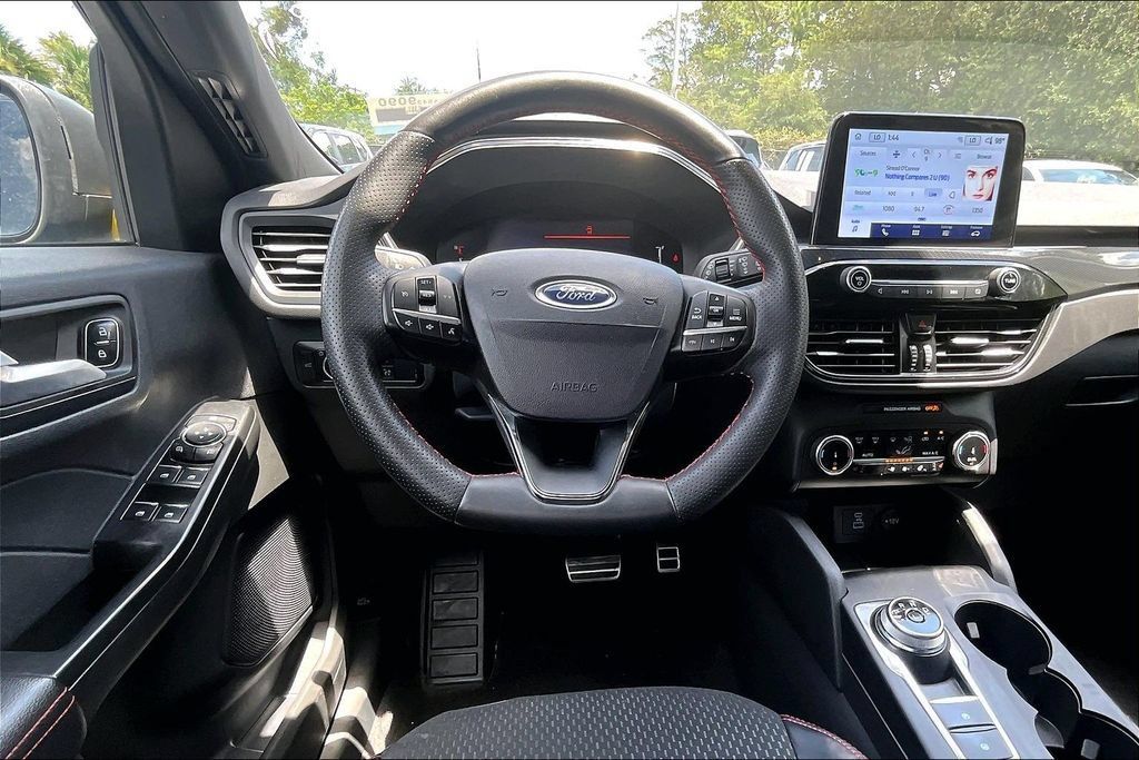 Used 2023 Ford Escape ST-Line AWD/4WD image 8