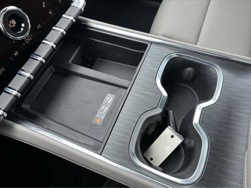 Used 2025 GMC Acadia Elevation w/ Elevation Premium Package image 25