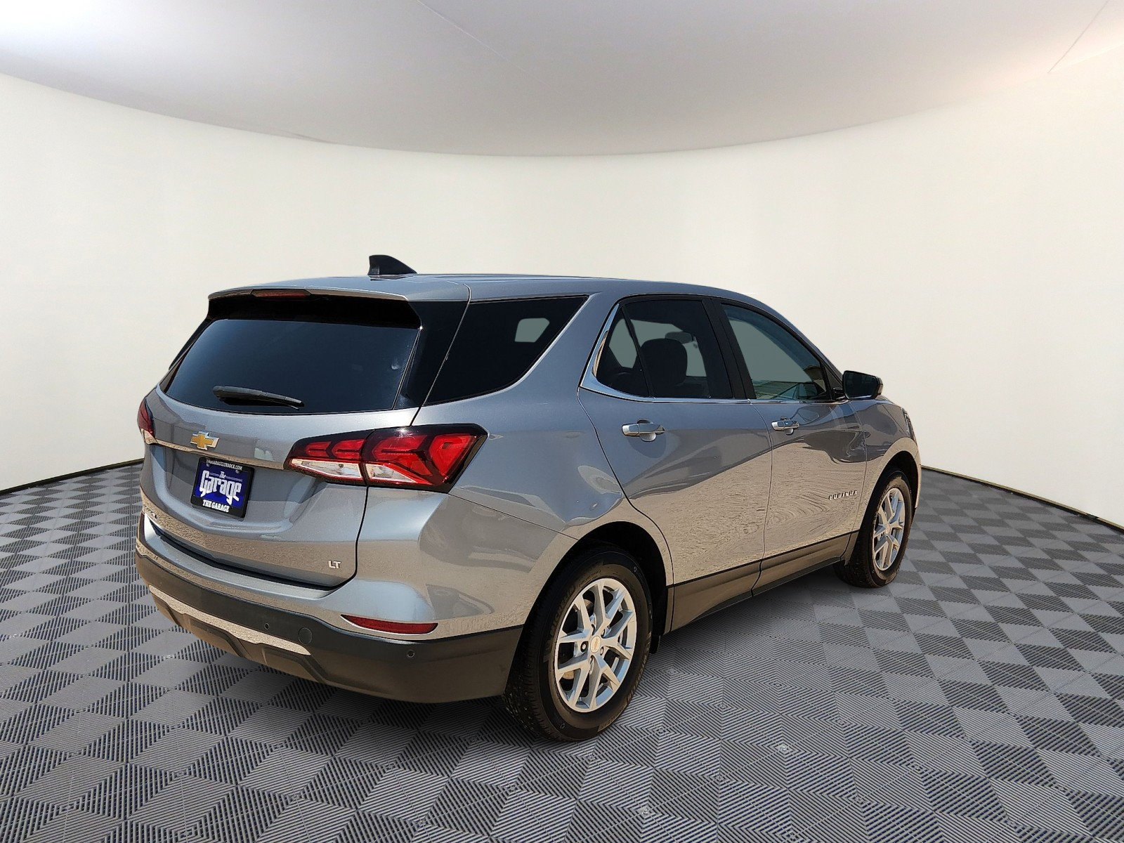 Used 2023 Chevrolet Equinox LT w/ Driver Convenience Package FWD image 4