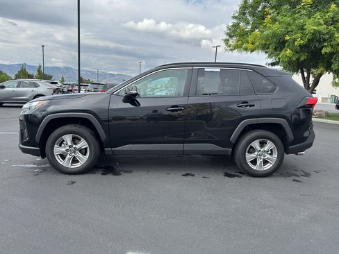 Certified 2025 Toyota RAV4 XLE AWD/4WD image 4
