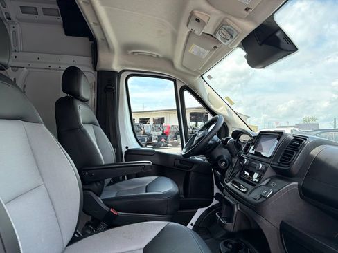Used 2025 RAM ProMaster 2500 w/ Convenience Group FWD image 23