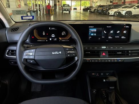 Used 2025 Kia K4 FWD image 13