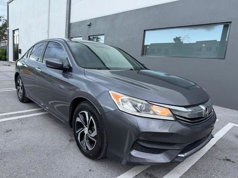 Used 2017 Honda Accord LX image 3
