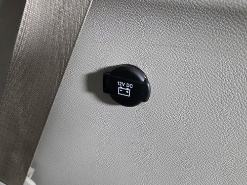 Used 2021 Chrysler Pacifica Touring-L FWD image 13