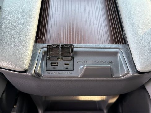 Used 2024 Toyota Sienna XLE image 25