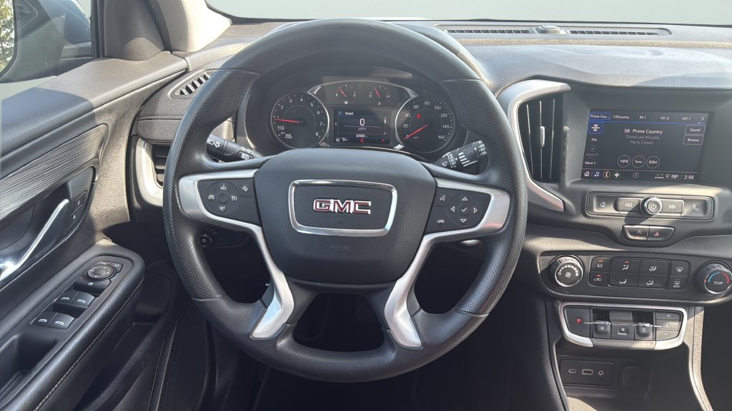 Used 2024 GMC Terrain SLE FWD image 15