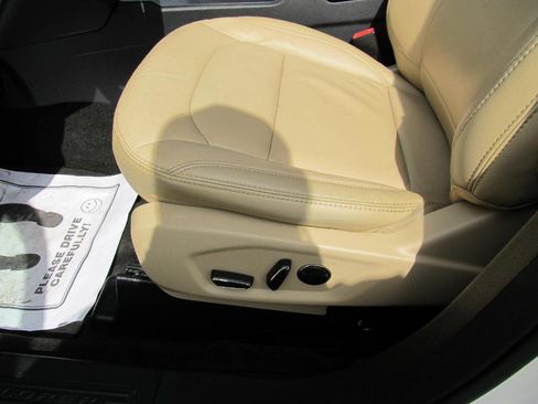 Used 2017 Ford Explorer XLT w/ Equipment Group 202A image 22