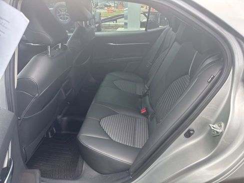 Used 2021 Toyota Camry SE FWD image 11