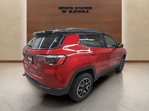 Used 2025 Jeep Compass Trailhawk AWD/4WD image 6