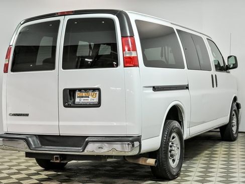 Used 2018 Chevrolet Express 3500 LT w/ LT Preferred Equipment Group image 7