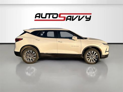 Used 2024 Chevrolet Blazer Premier w/ Driver Confidence II Package image 8