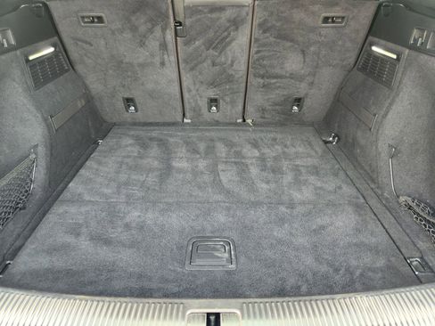 Used 2018 Audi SQ5 Premium Plus w/ Navigation Package image 36