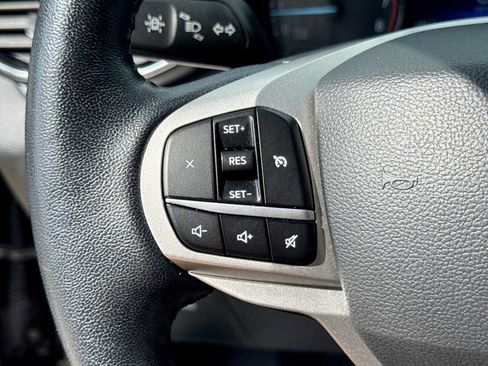 Used 2022 Ford Explorer XLT w/ Equipment Group 202A AWD/4WD image 24