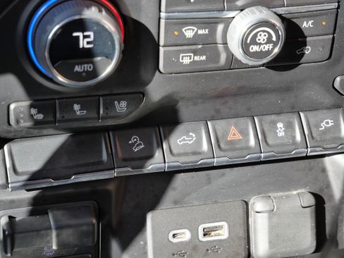 Used 2023 Chevrolet Silverado 2500 LTZ w/ LTZ Convenience Package image 21